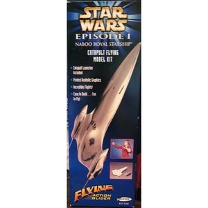 1999 Star Wars Naboo Royal Starship Catapult Flying Model Kit